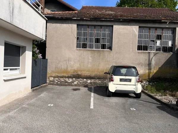 Stationnement Location Douvaine   60€