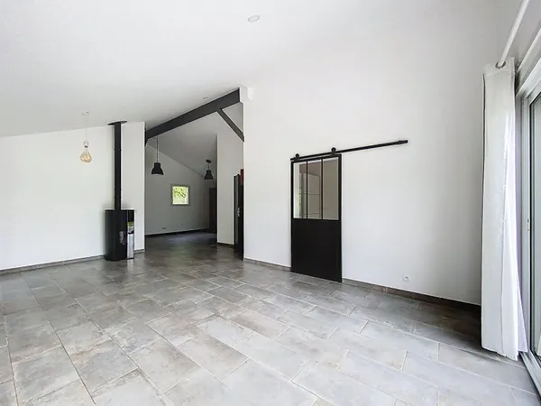 Habitation dans le parc résidentiel de loisir de CHAMBELLAY - Plain-pied de 132 m² - 5 chambres - su