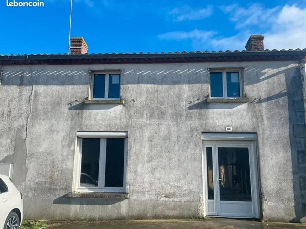 Maison en cours de rénovation disponible début juin
