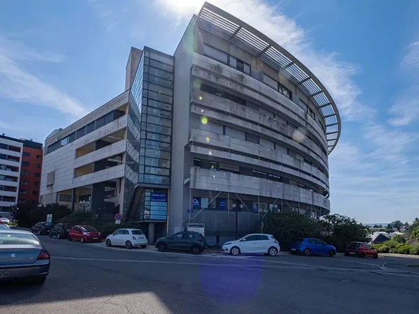 Rentabilité 11,6 % - Locaux d'activité à Montbeliard 220 m2