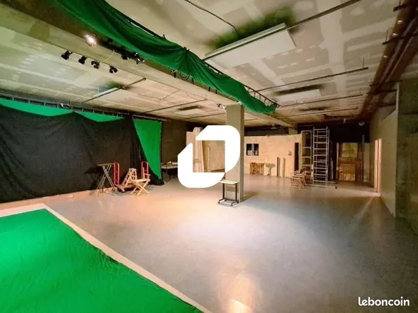Local d'activité 230 m²