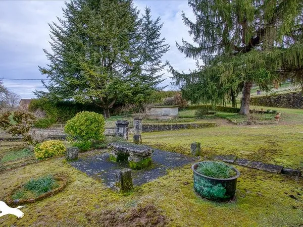 Maison en pierre de 5 pièces principales