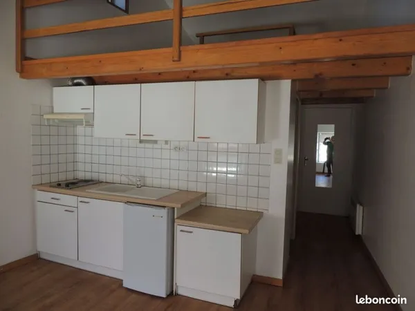 Grand studio meuble