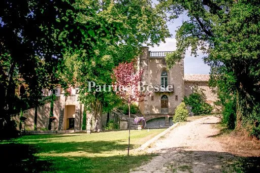 Propriété 10 pièces 612 m²