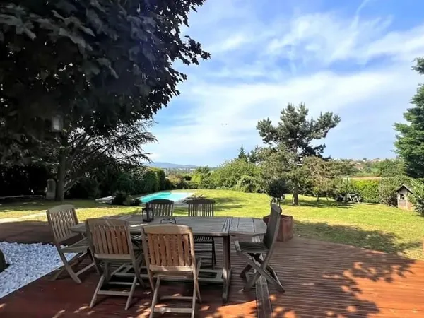 Maison 7 pièces 250 m²