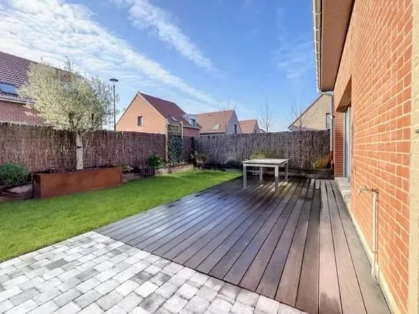 Maison récente meublé - VENDEVILLE - 89m²