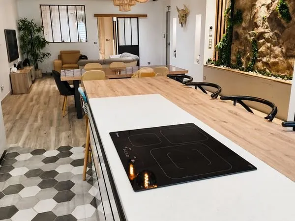 Maison 240m² + studio + jardin + garage - à fort potentiel