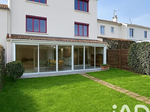 Maison familiale 8 pièces 153 m²