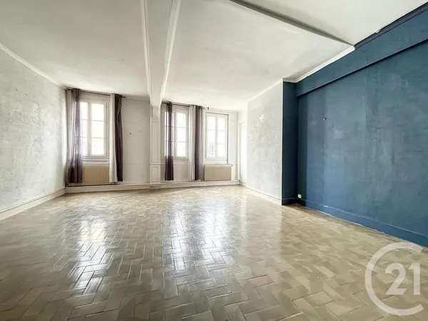 Bâtiment 190 m²