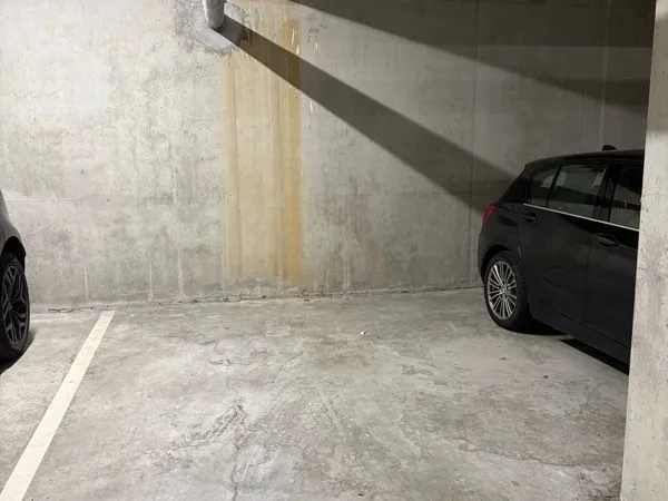 Rive droite Place de parking sous sol sécurisé