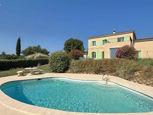 Maison 8 pièces 180 m²