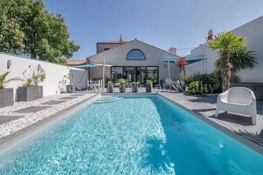 Maison 6 pièces 202 m²
