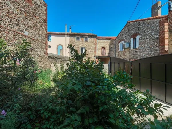 Vente maison de village rénovée avec grange attenante et ext