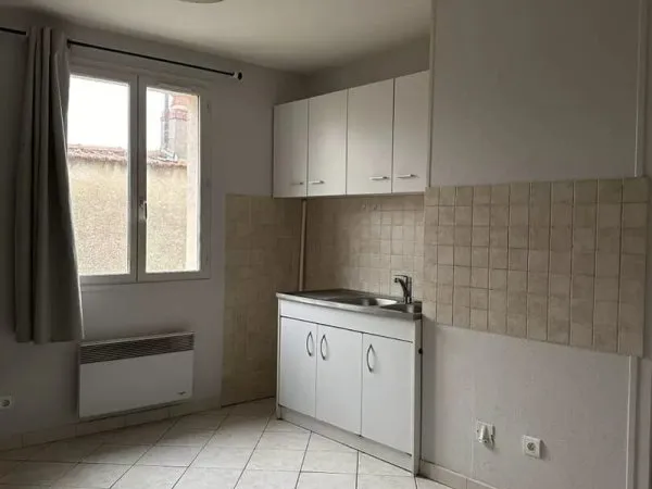STUDIO DE 20,6m2 RUE PLACE ANNE LAPREVOTE