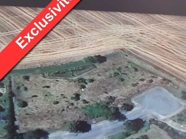 Terrain 966 m²