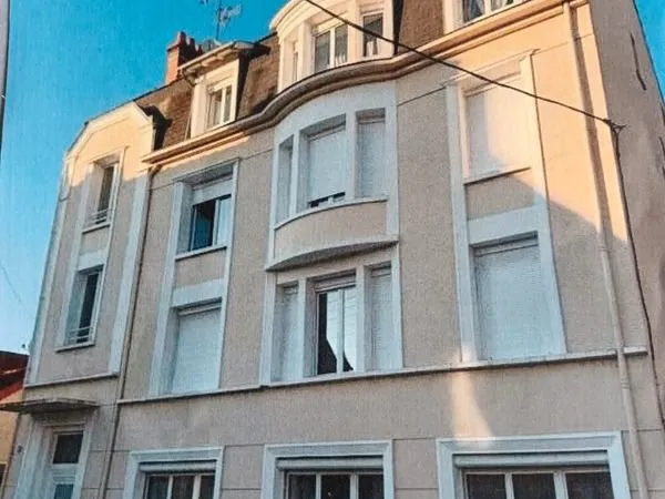 Loue studio centre ville avec place de parking