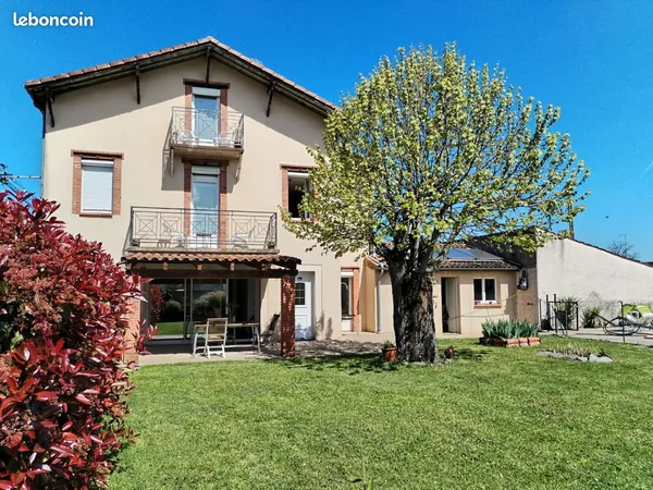 Maison de caractère - 116 m² hab / 180 m² au sol - 4 chambres - Piscine - Dépendances 55 m²- DPE B -