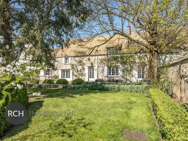 Maison 10 pièces 265 m²
