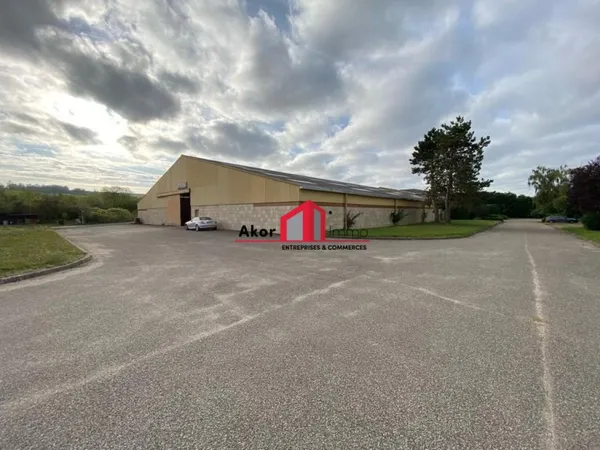 Local commercial 2410 m²