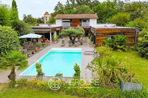 Villa 9 pièces 301 m²