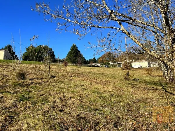 Vente terrain à bâtir viabilisé, vue dominante - 47240 CASTEL