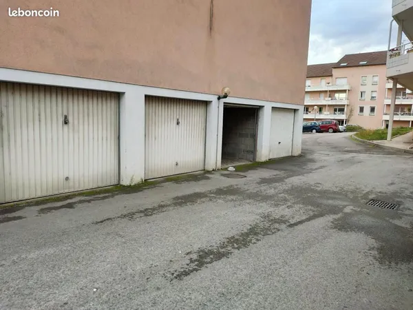 Garage/box 16 m² Vesoul