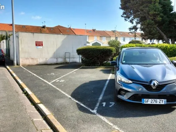 Parking La Rochelle gare - place extérieure