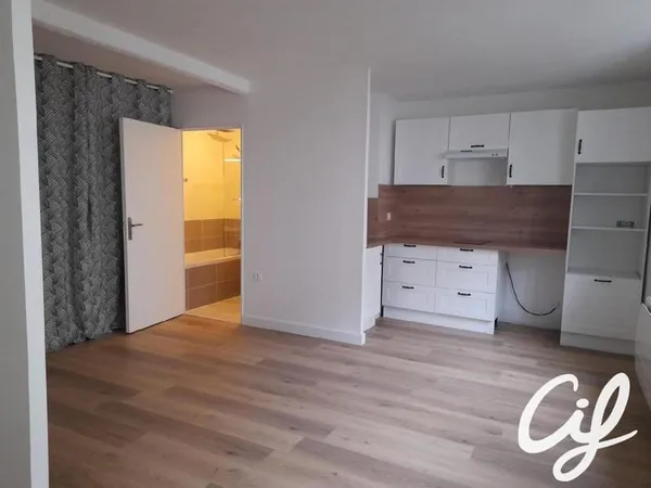 Appartement T1 NANTES Champ de Mars - 30.03 m2 614 Euros