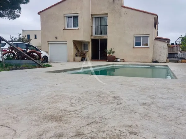 Propriété 6 pièces 240 m²