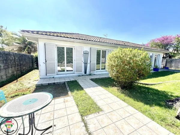 A vendre Maison 5 pièces, trois chambres, 110 m2 à Mérignac