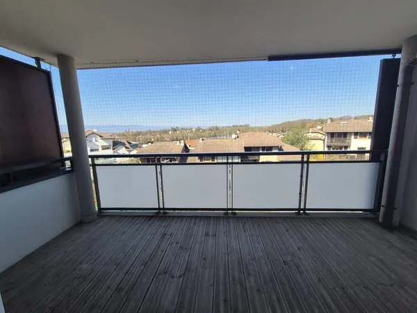 Grand appartement avec balcon à acheter à Ville-La-Grand