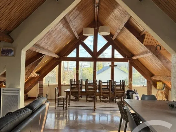 Maison 8 pièces 544 m²