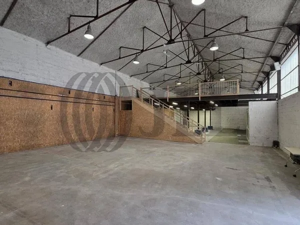 Local d'activité 846 m²