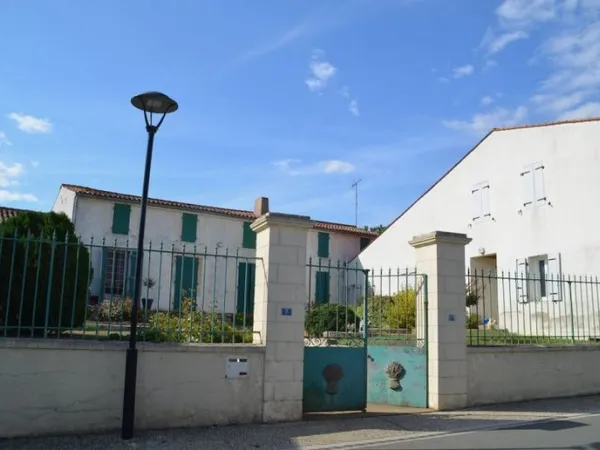 Maison 10 pièces 281 m²