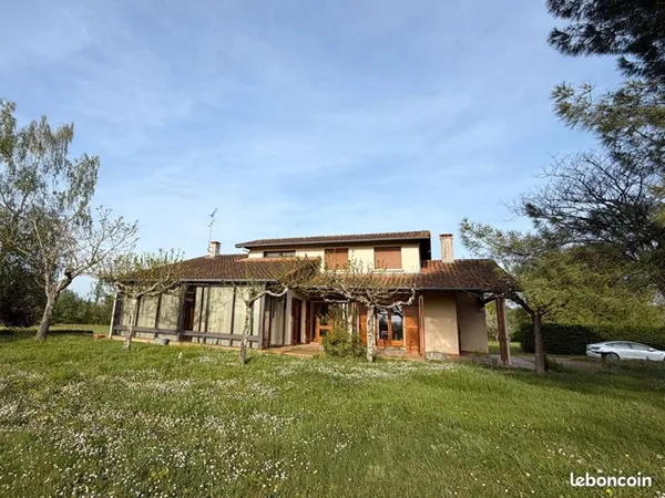 Pavillon 6 pièces 206 m²