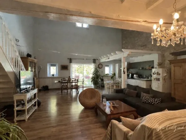 Maison de 6 pièces (175 m²) avec loggia à vendre à LABRUGUIERE