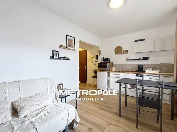 APPARTEMENT ROANNE AVEC PLACE DE PARKING