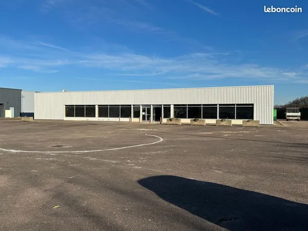 Propriétaire Vends ou Loue deux cellules de 400 m2 - Zone des Epenottes 39100 DOLE