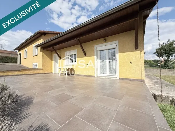 Maison familiale 4 chambres avec terrain à Combre