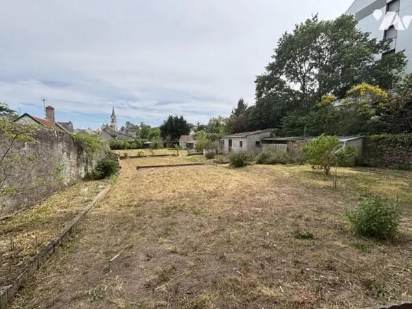 Terrain 985 m²