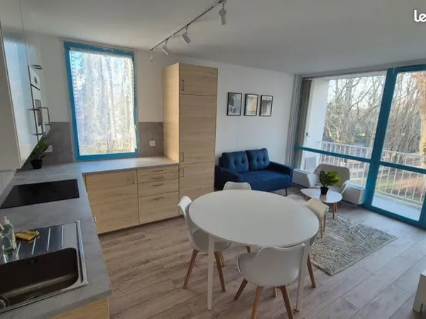 Colocation REFAITE A NEUF - 3 chambres en face de l'ESSEC