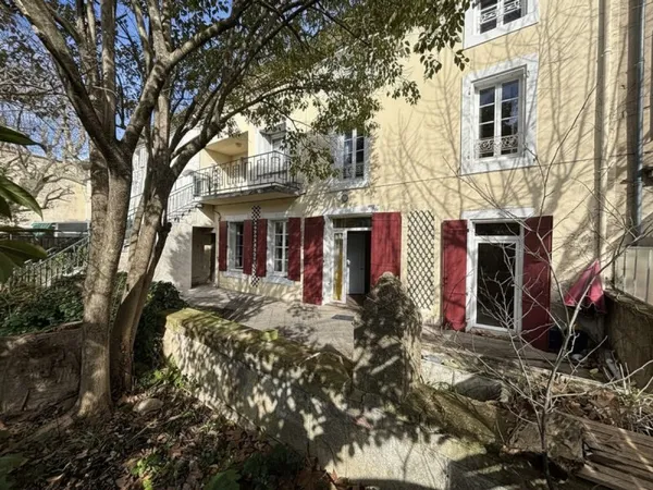 Maison 10 pièces 255 m²