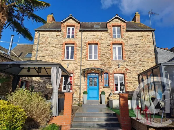 Maison 8 pièces 231 m²