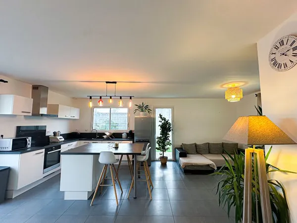 Belle maison de plain pied récente de 2017 - proche commodités
