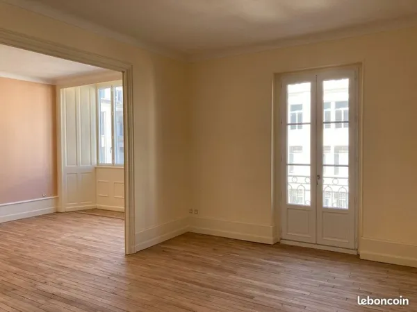 A louer appartement T4/T5 au centre ville de Poitiers