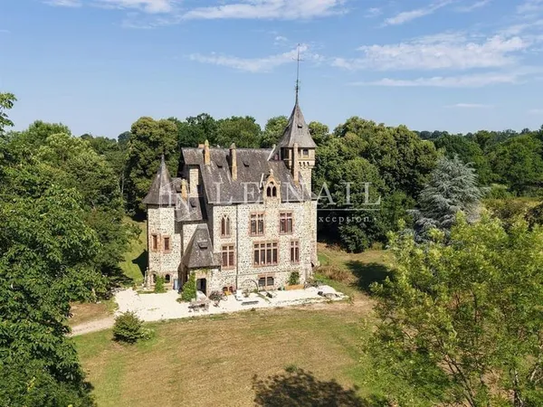 Château de villégiature en Mayenne sur 5,2 ha