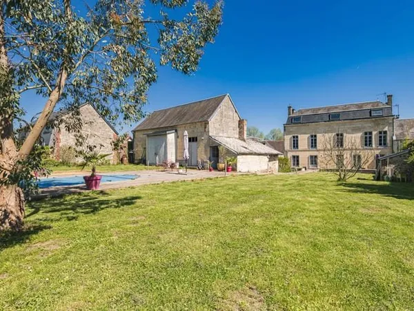 Maison 6 pièces 247 m²