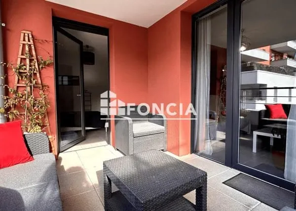 LA RAVOIRE-APPARTEMENT T2 AVEC TERRASSE ET PARKING EN SOUS-SOL
