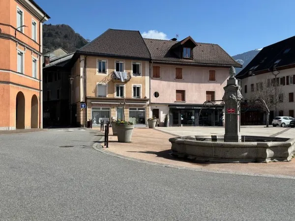 Bien immobilier de rendement Vente Ugine  288m² 665600€