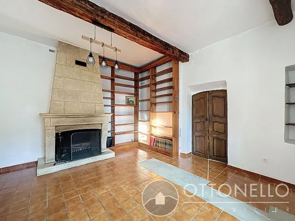 Appartement 3 pièces de 104,70 m2 à Roquebrune-sur-Argens